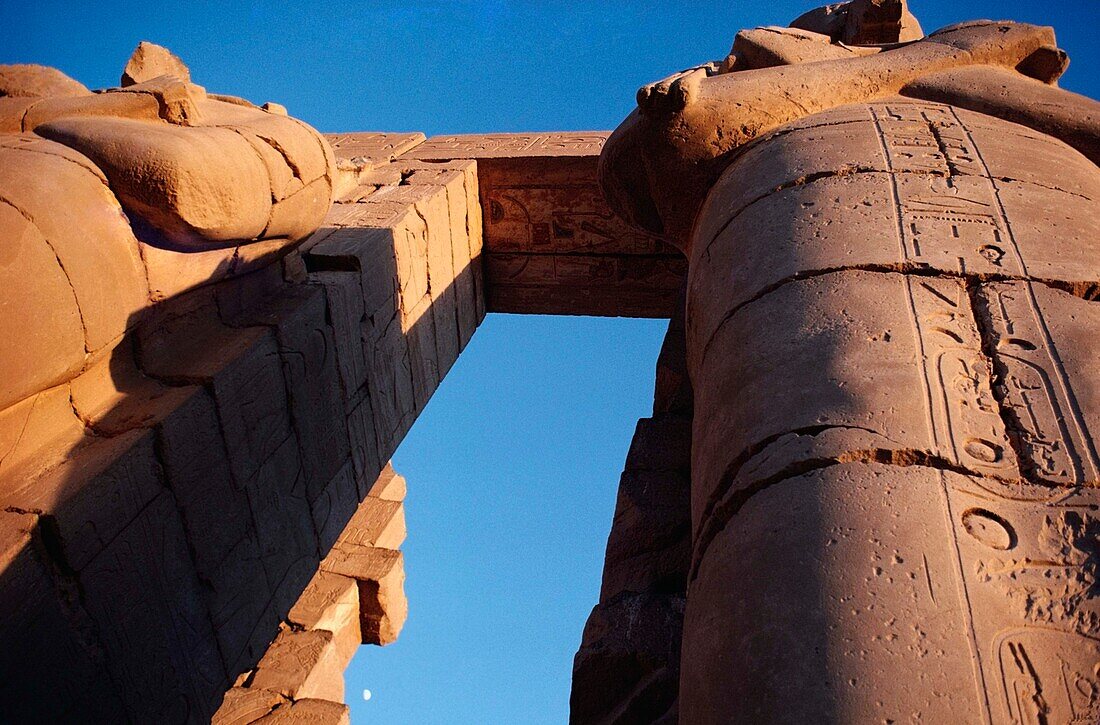Schnitzereien und Mond, Ruinen von Ramesseion