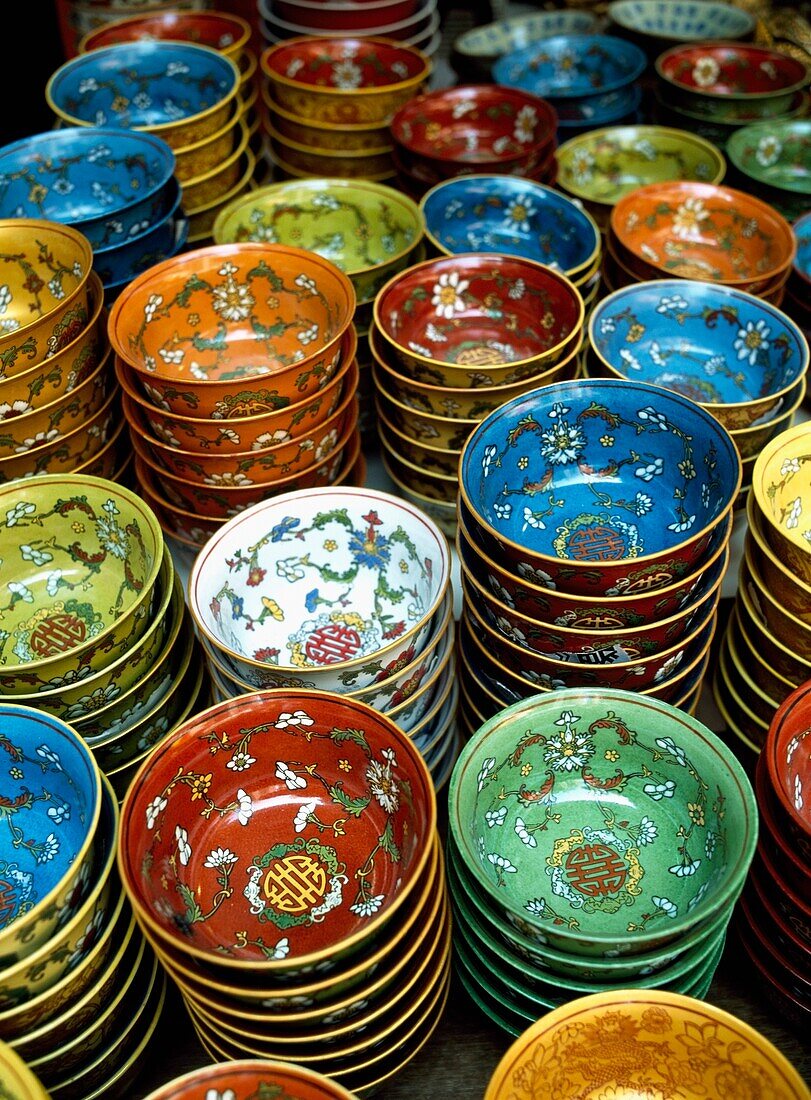 Chinese Porcelain Bowls For Sale In Antiques Market