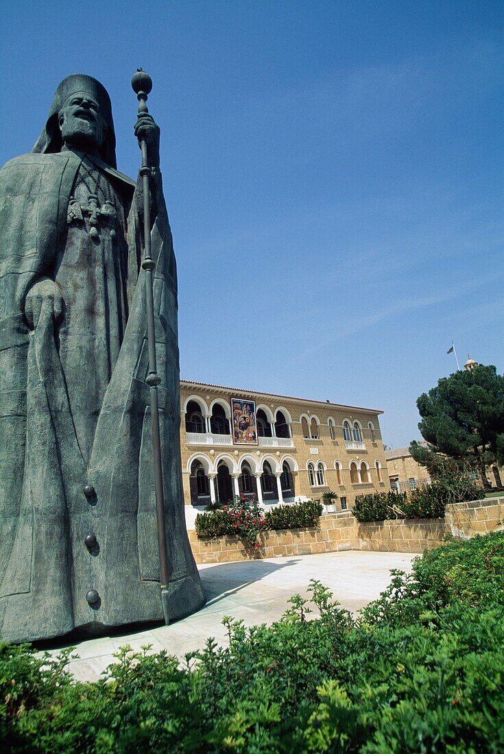 Statue von Erzbischof Makarios Iii im Erzbischöflichen Palast