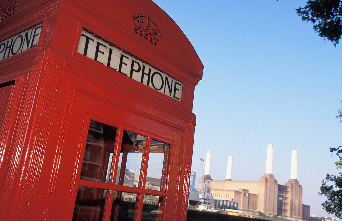 Telefonzelle und Battersea Kraftwerk