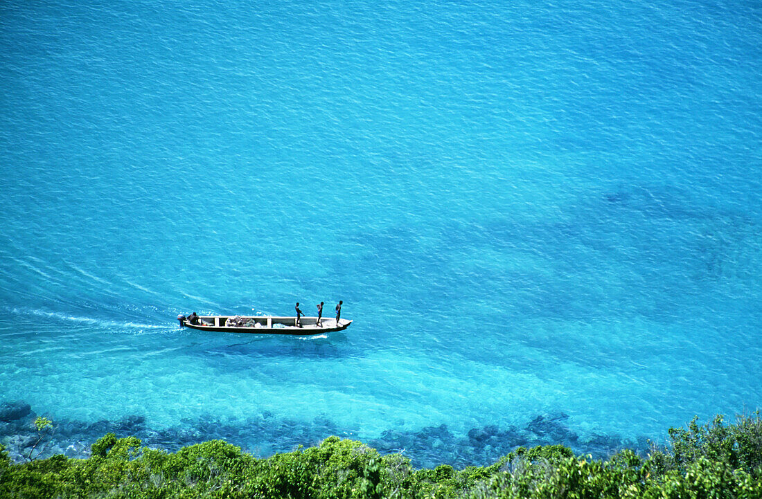 Fischer an der Küste vor der Insel Cabras