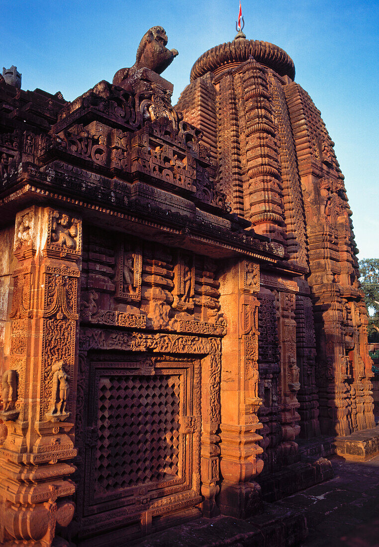Steinmetzarbeiten am Tempel.