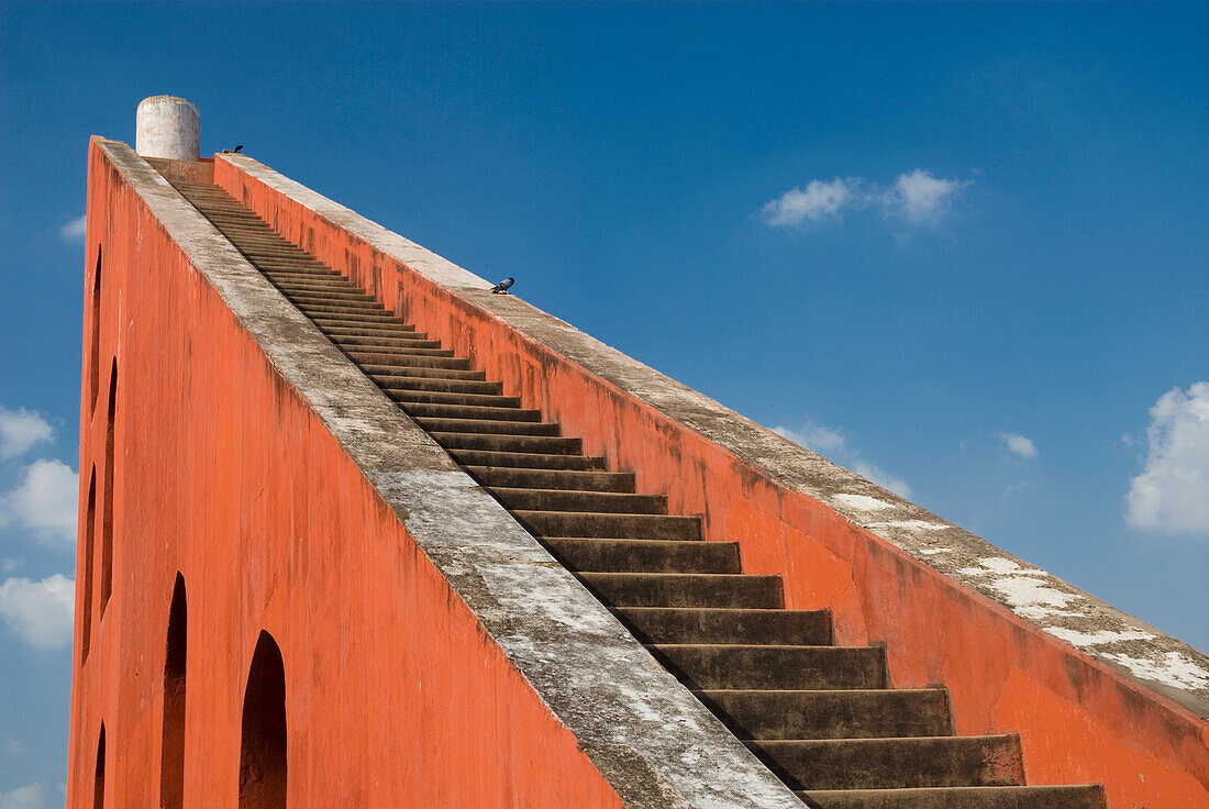Das Jantar Mantar-Observatorium, Blickwinkel niedrig