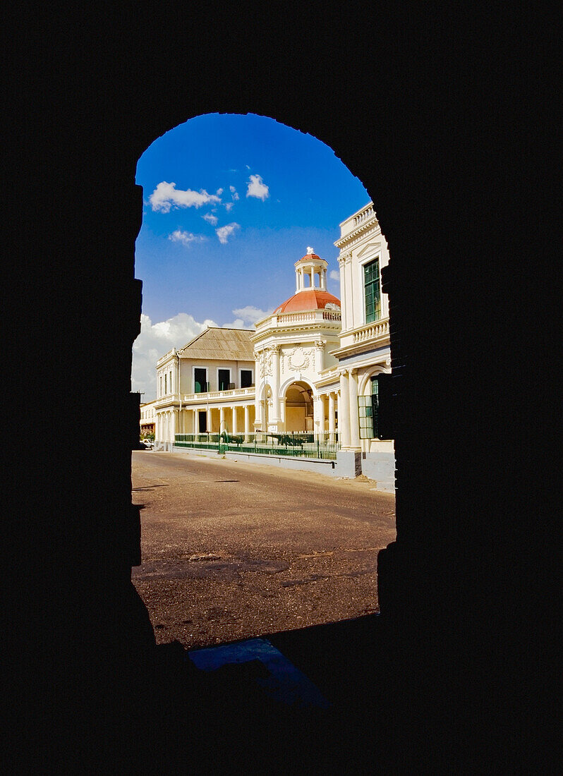 View Of Rodney Memorial Through Archway