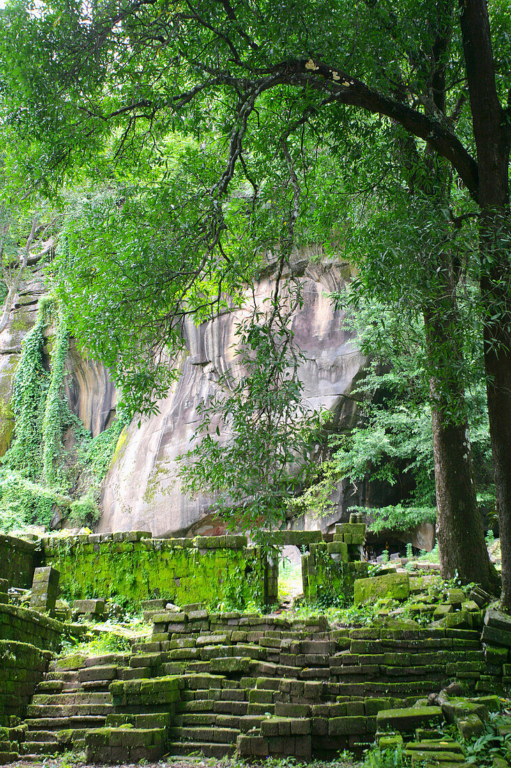 Wat Phu Khumer Tempel.