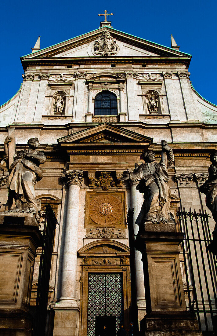 Fassade der Kirche St. Peter & St. Paul