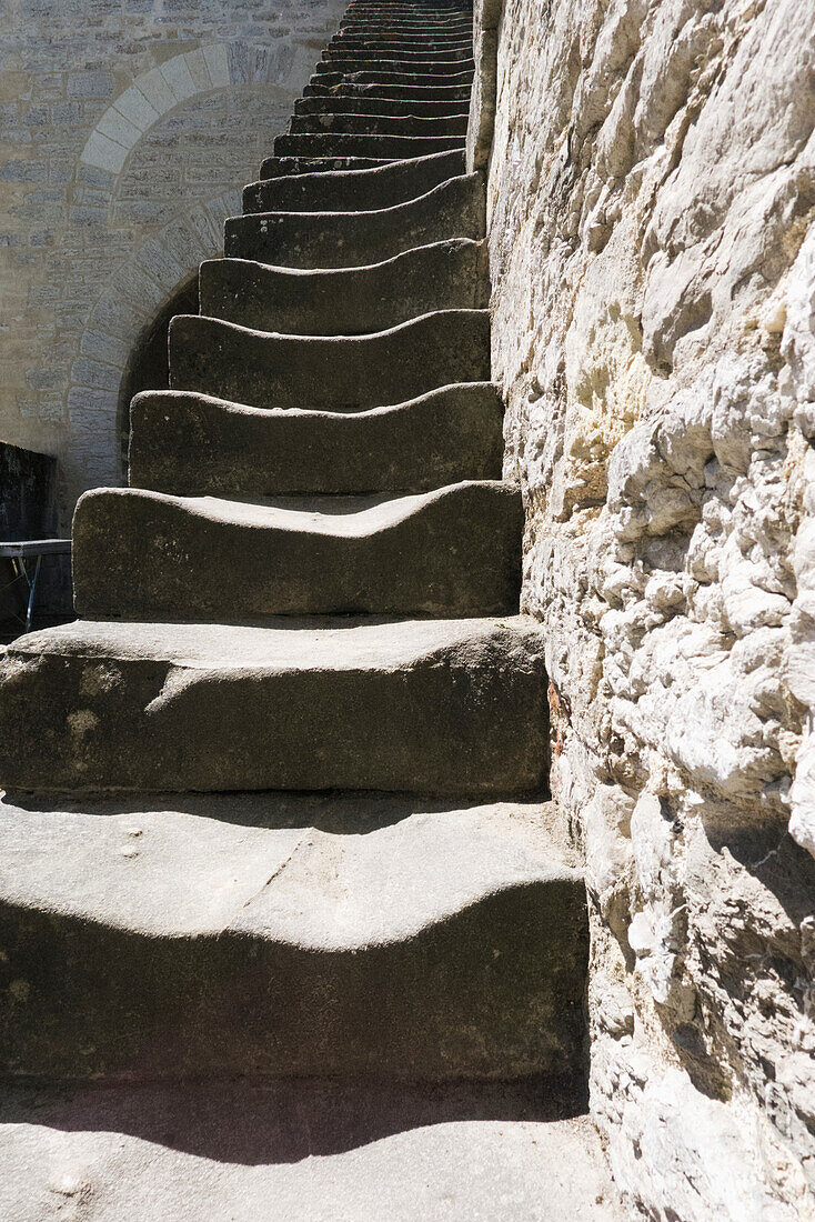 Treppe auf der alten Brücke (Pont vieux); Montauban, Frankreich