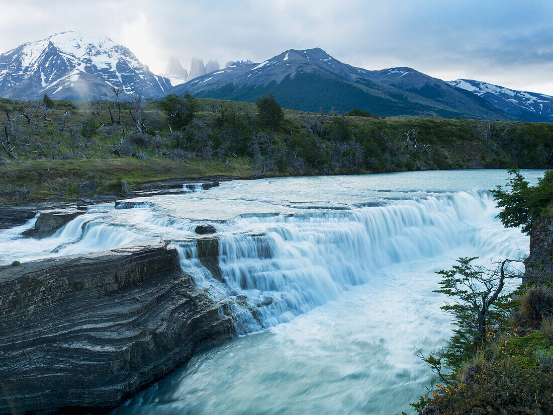 Rio Paine-Wasserfälle, Torres Del Paine-Nationalpark; Torres Del Paine, Magallanes und Antartica Chilena-Region, Chile