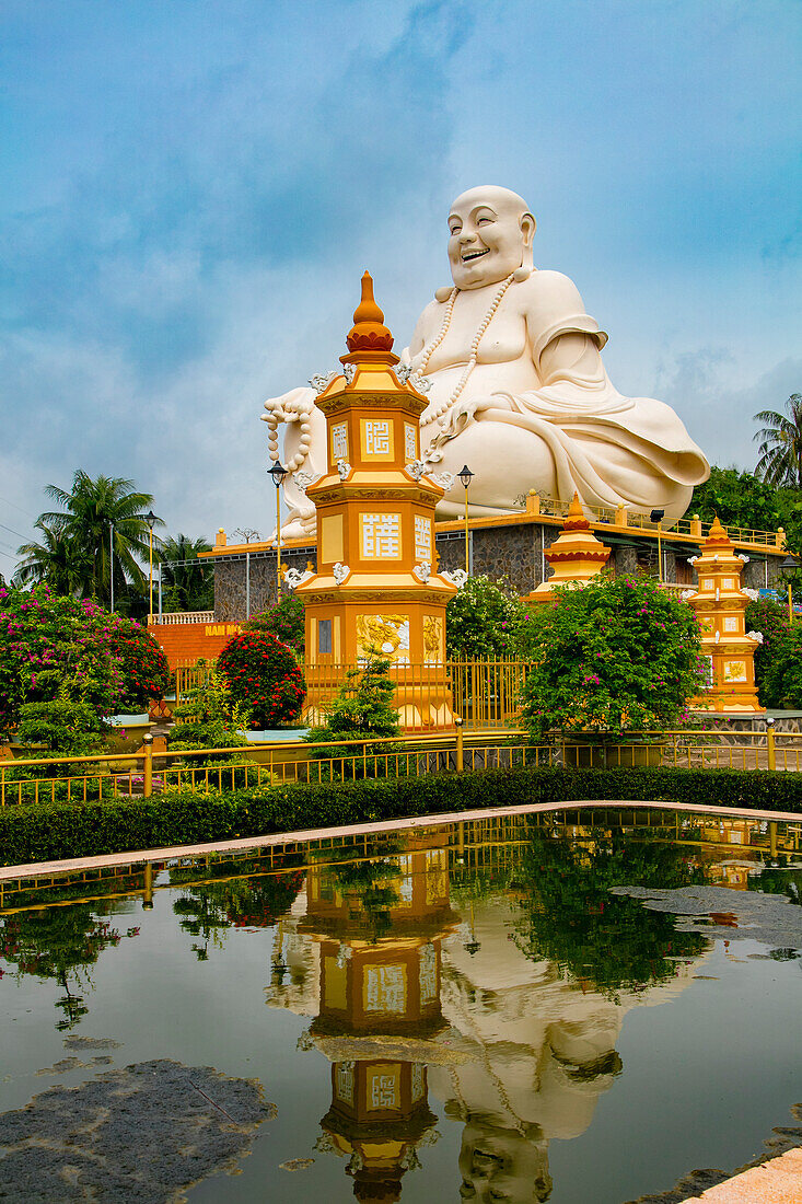 Ving Trang Pagoda, Vietnam, Asia