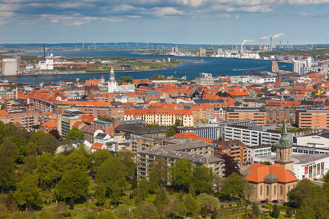Dänemark, Jütland, Aalborg, Blick vom Aalborgtarnet-Turm auf die Stadt von oben