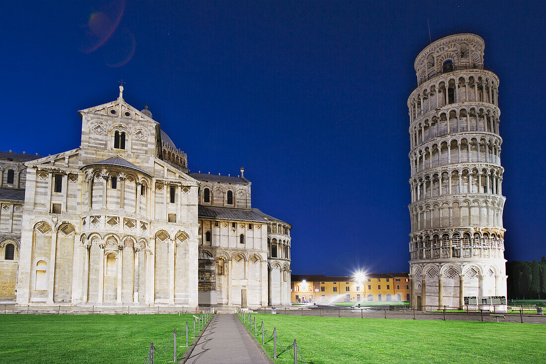 Italien, Pisa. Dom von Pisa und Schiefer Turm