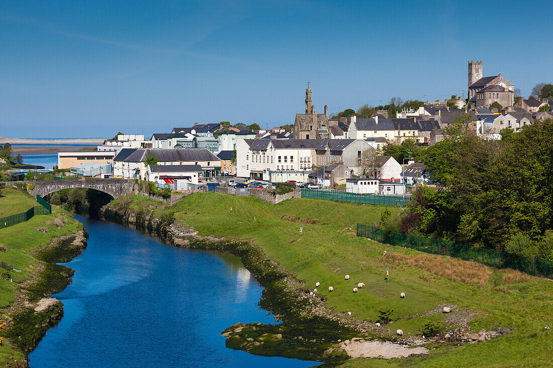 Ireland, County Donegal, Ballyshannon, elevated town view