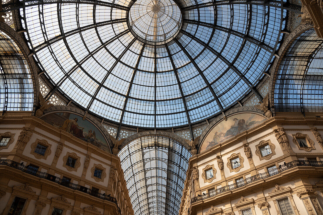 Italien, Lombardei, Mailand. Galleria Vittorio Emanuele II, 1867 fertiggestelltes Einkaufszentrum mit Oberlichtern