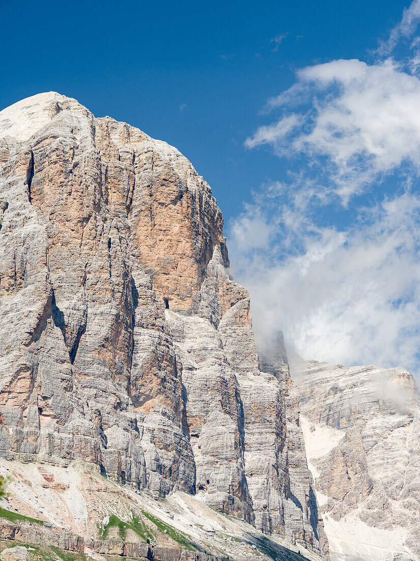Tofana de Rozes in den Dolomiten von Cortina d'Ampezzo. Teil des UNESCO-Weltnaturerbes der Dolomiten. Italien