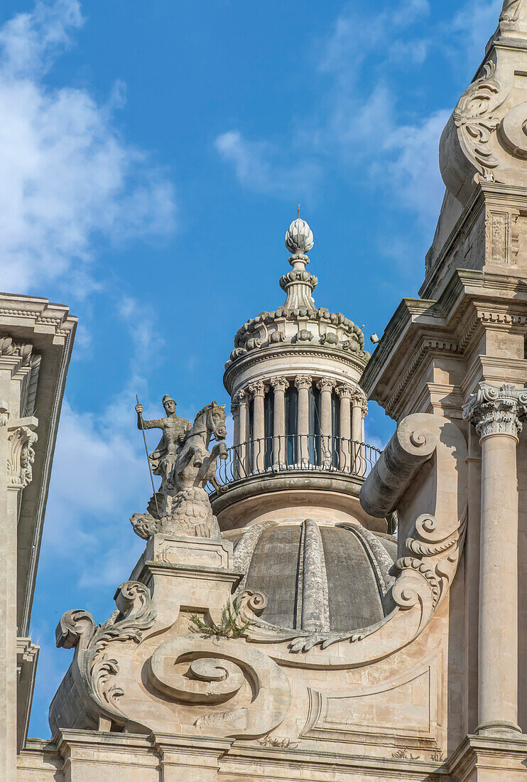 Italien, Sizilien, Ragusa, Kathedrale St. Georg (Duomo di San Giorgio) in Ragusa Ibla Detail der St. Georgs-Statue