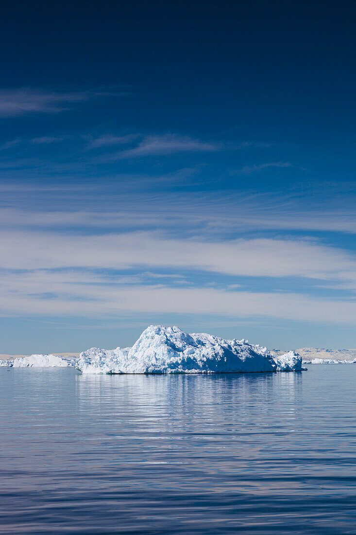 Greenland, Disko Bay, Oqaatsut, floating ice