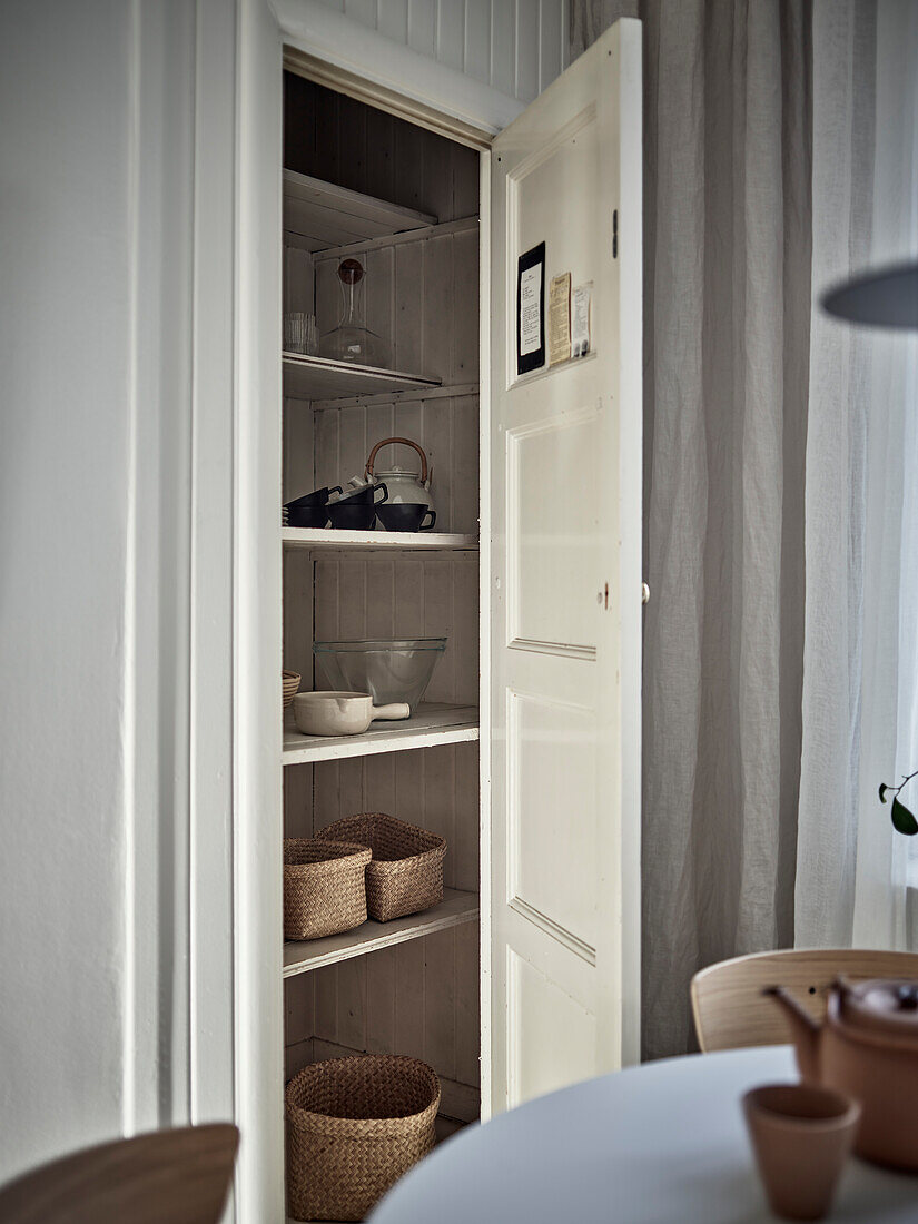 Build-in cupboard