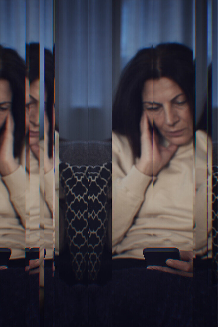 Digitales Komposit einer nachdenklichen Frau beim Telefonieren