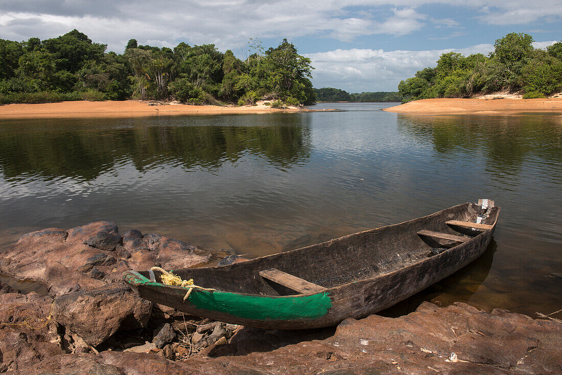 Dugout Canoe. Fairview, Iwokrama Reserve, Guyana