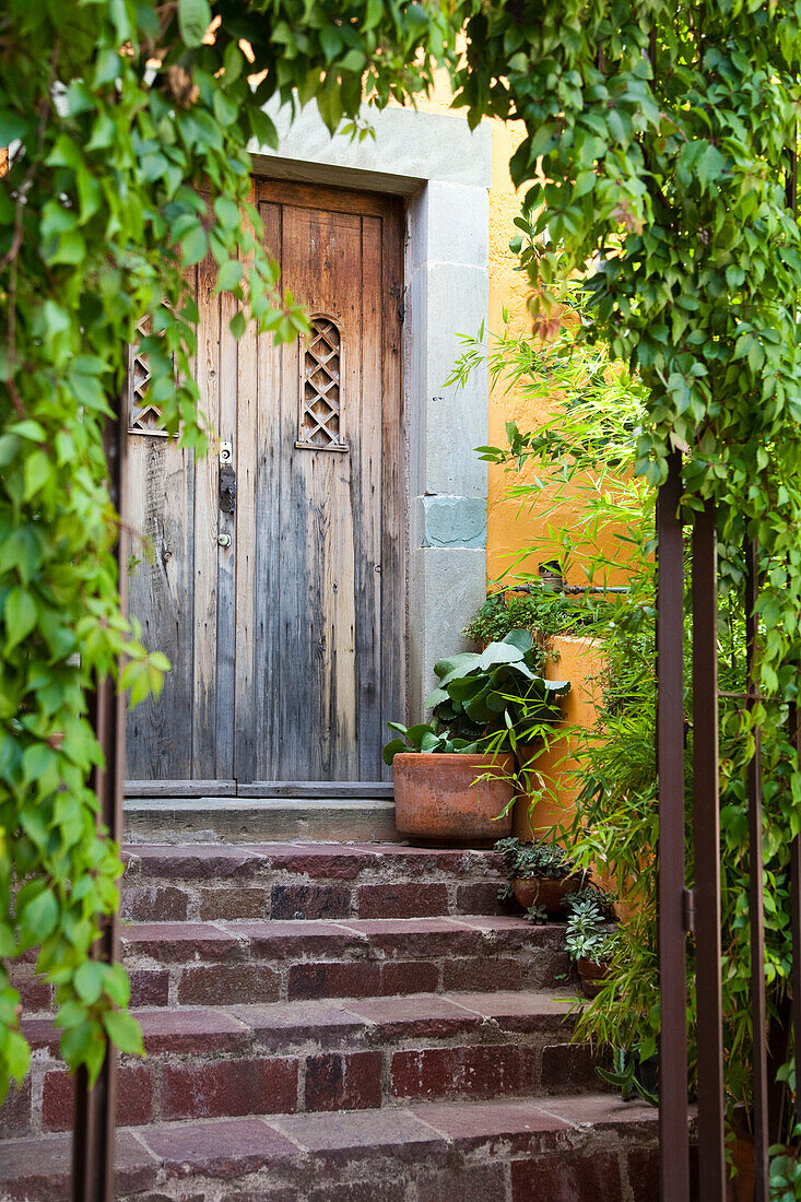 Mexico, Guanajuato, Doorway in Guanajuato