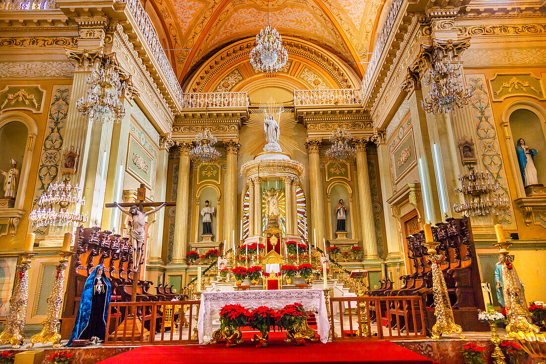 Our Lady Of Guanajuato Basilica Altar Mary Statue Christmas Guanajuato, Mexico Basilica De Nuestra Senora Guanajuato, Mexico