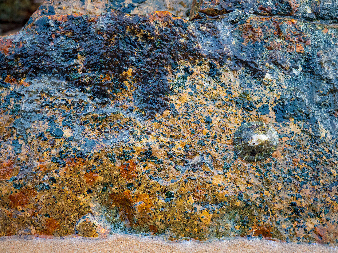 Raue Oberfläche einer Felsformation