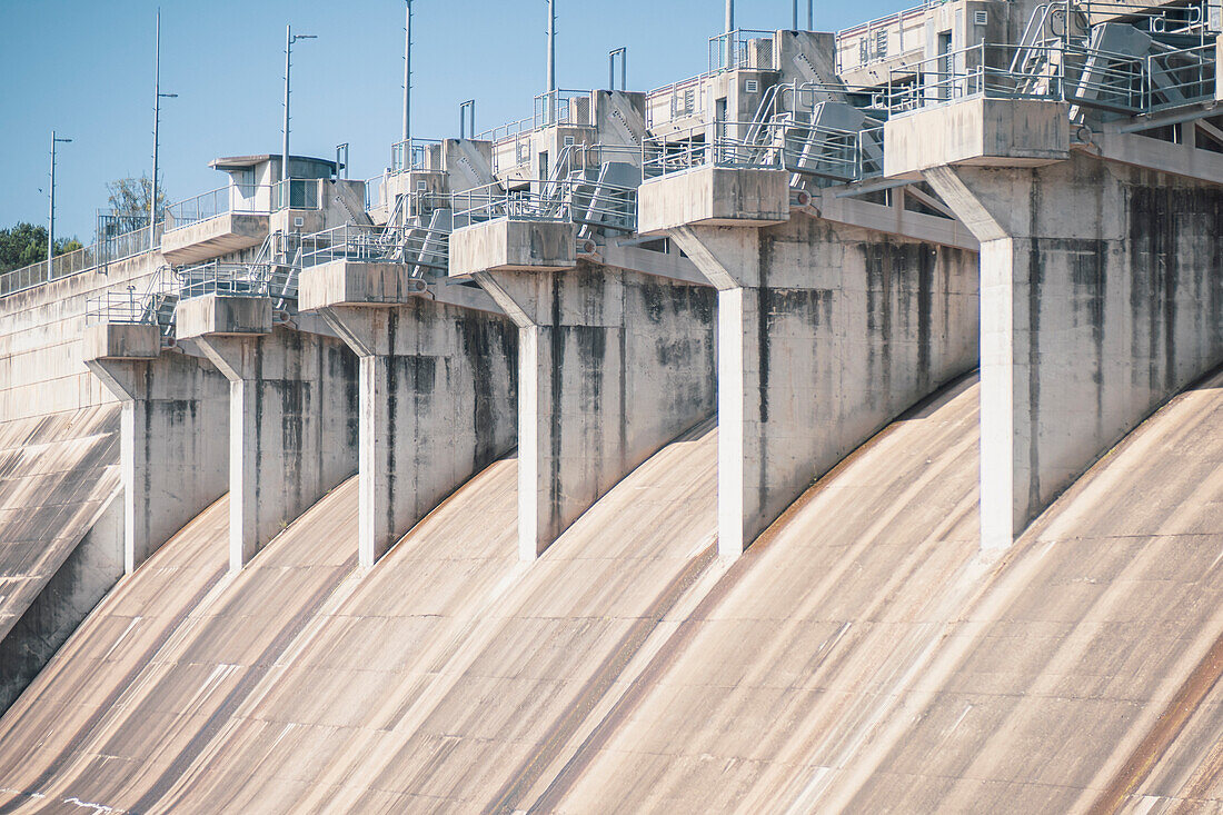 Australia, Queensland, Warwick, View of concrete hydroelectric dam
