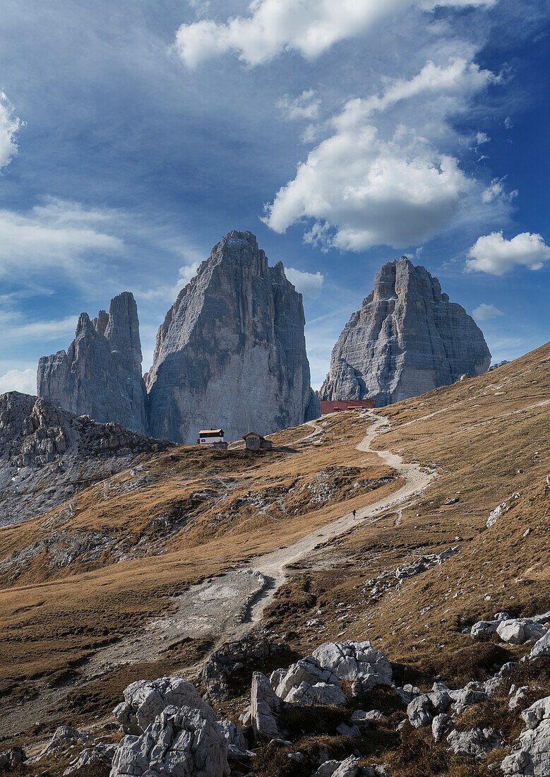 Italy, Veneto, Dolomites, Cortina D'Ampezzo, Hiking trail leading to Tre Cime di Lavaredo
