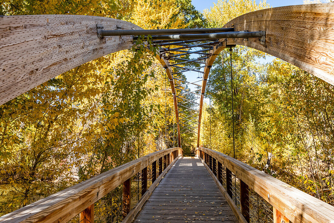 USA, Idaho, Hailey, Blick über die hölzerne Bow Bridge