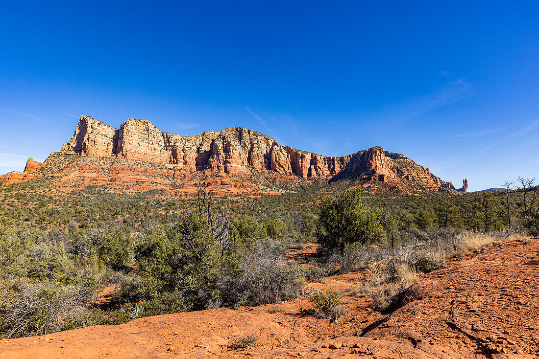 Vereinigte Staaten, Arizona, Sedona, Panoramablick auf die roten Felsen
