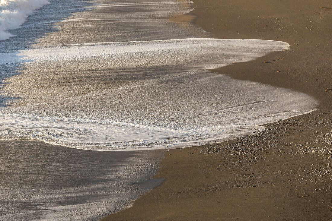 Wellen an der Küste von Big Sur