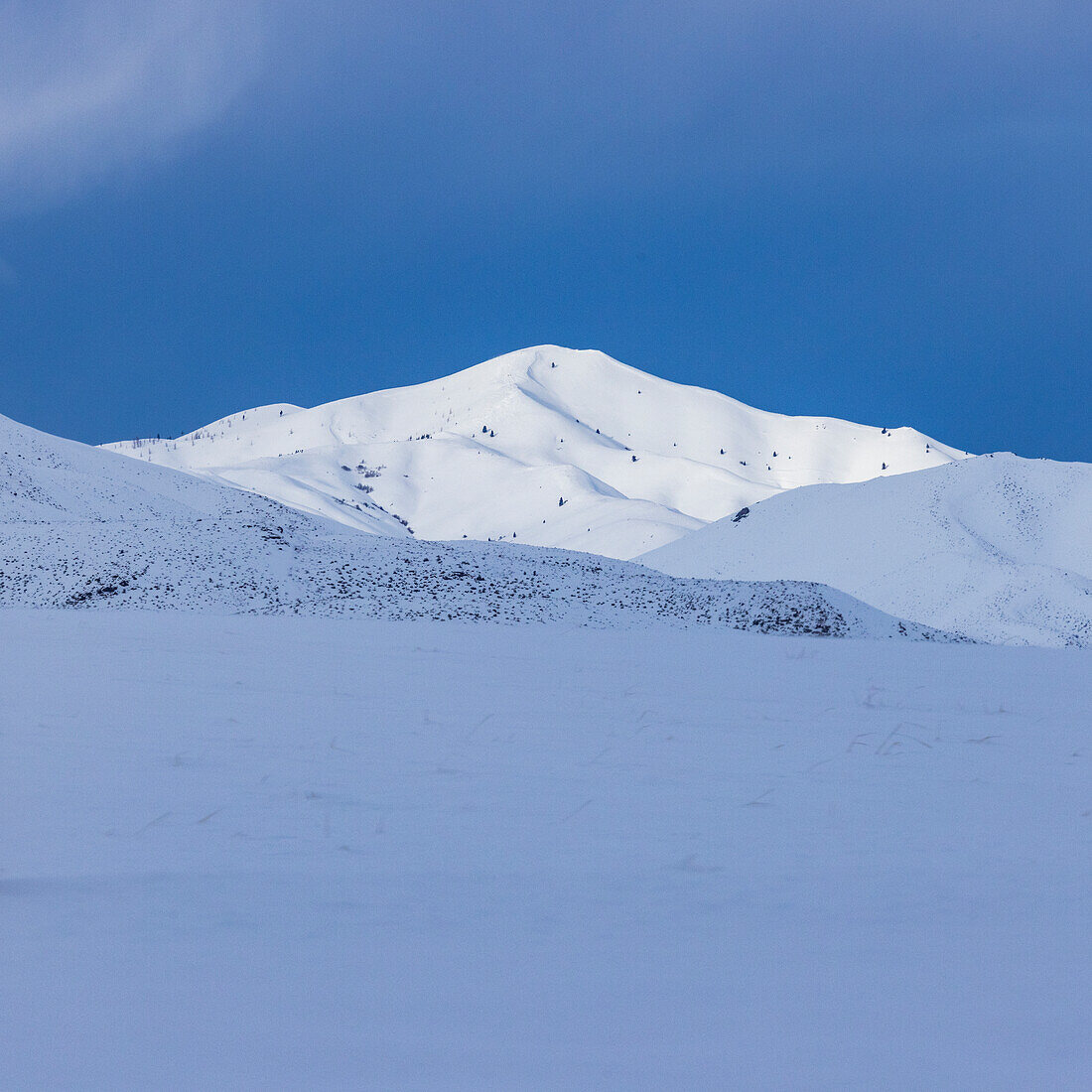 Vereinigte Staaten, Idaho, Fairfield, Verschneite Berglandschaft im Winter