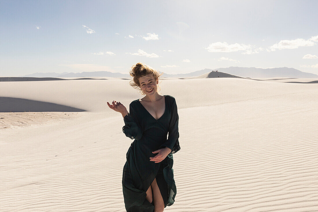 United States, New Mexico, White Sands National Park, Smiling teenage girl