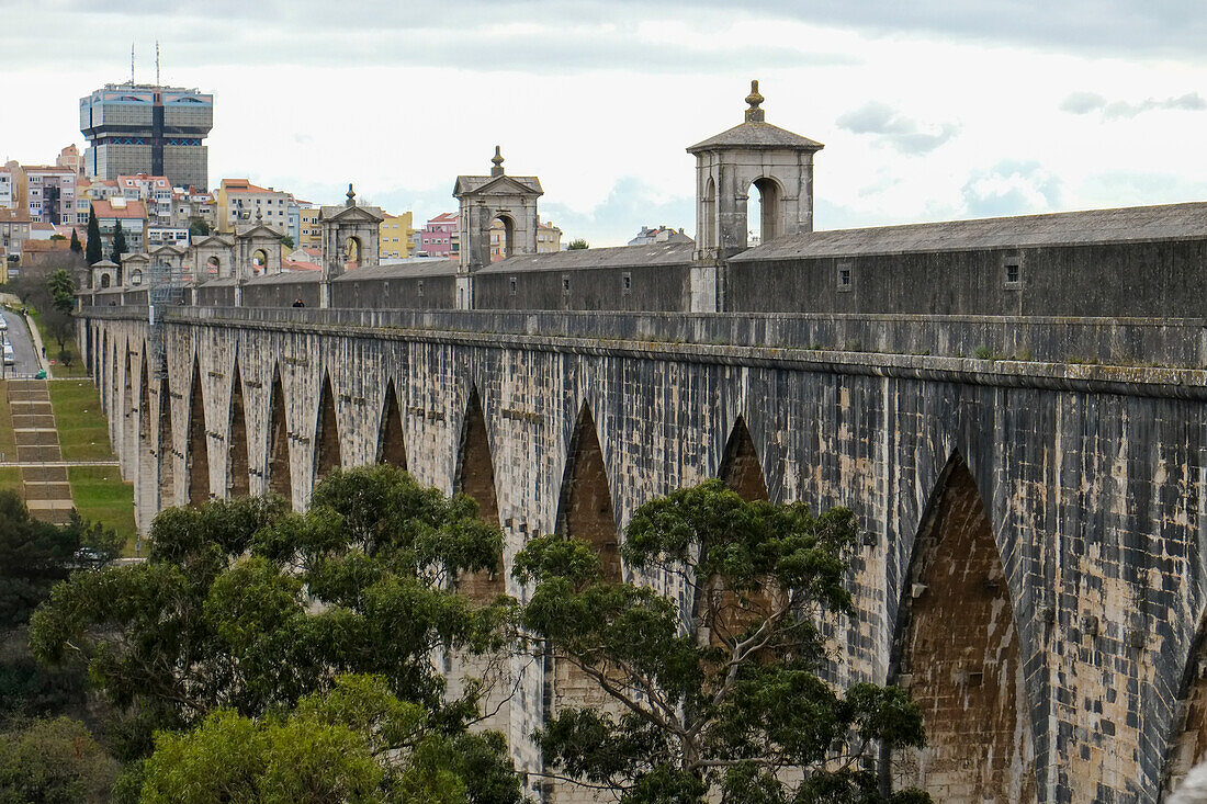 Portugal, Lissabon, Aquädukt im römischen Stil aus dem Jahr 1748