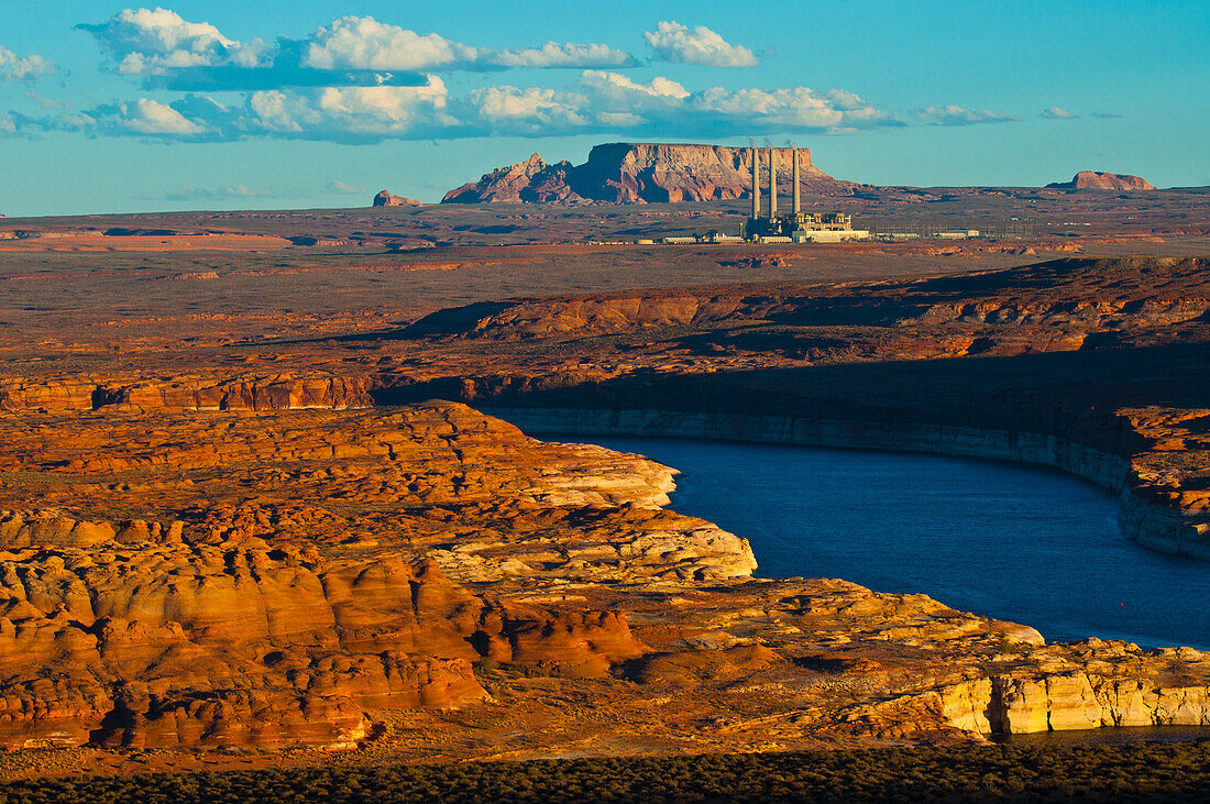 USA, Arizona, Page, Lake Powell Vistas, Navajo-Kraftwerk vom Wahweap Overlook aus