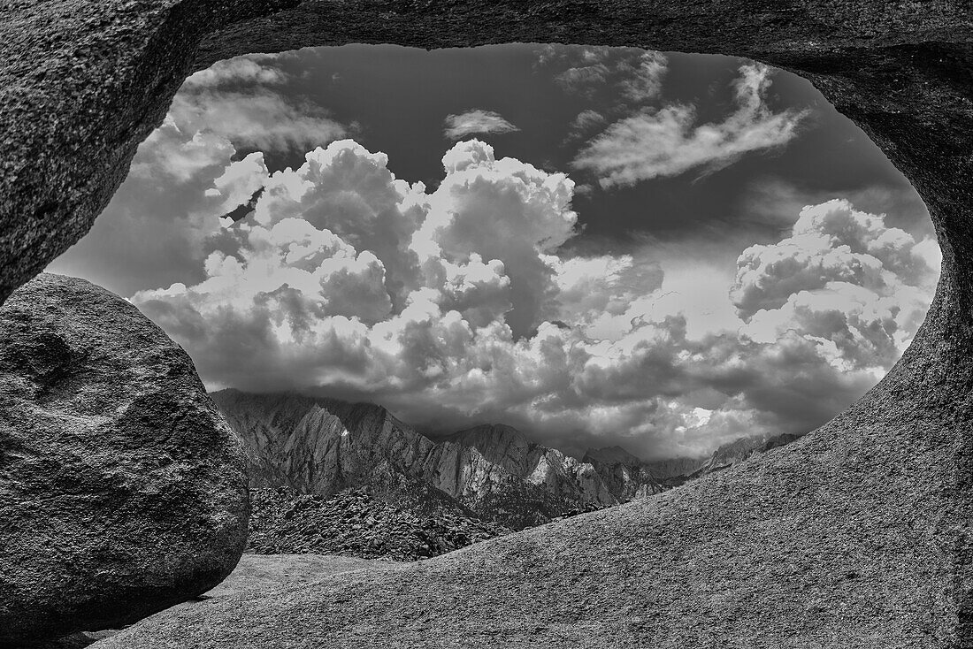 USA, Eastern Sierra, Mosaic Arch