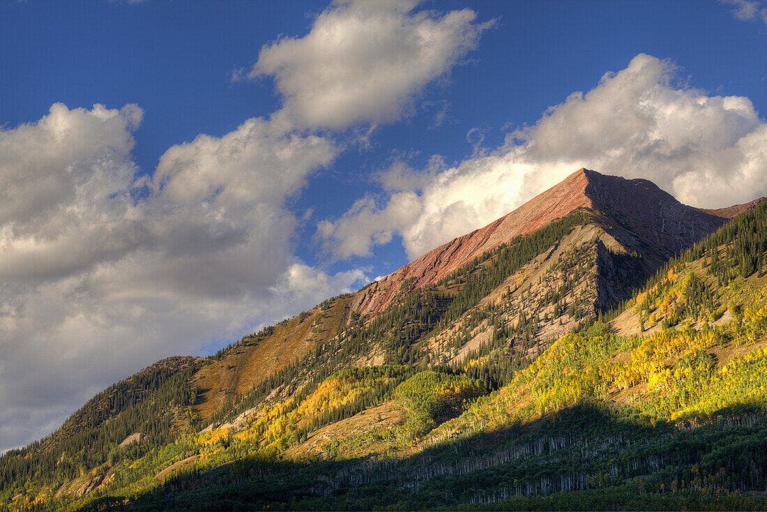 USA, Colorado. Rocky Mountains im Herbst