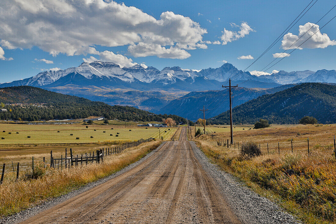 Colorado, Autumn, just east of Ridgway viewing the Mountains of the Rio Grande National Forest and Courthouse Mountains