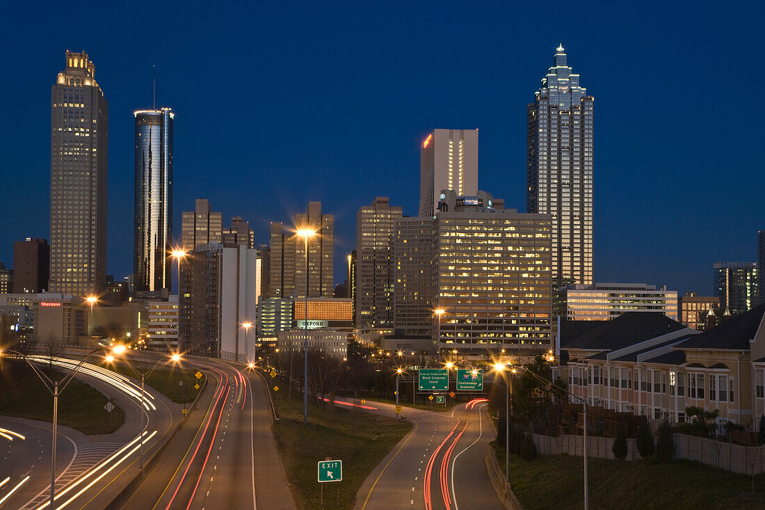 USA, Georgia, Atlanta. Urban scene at night