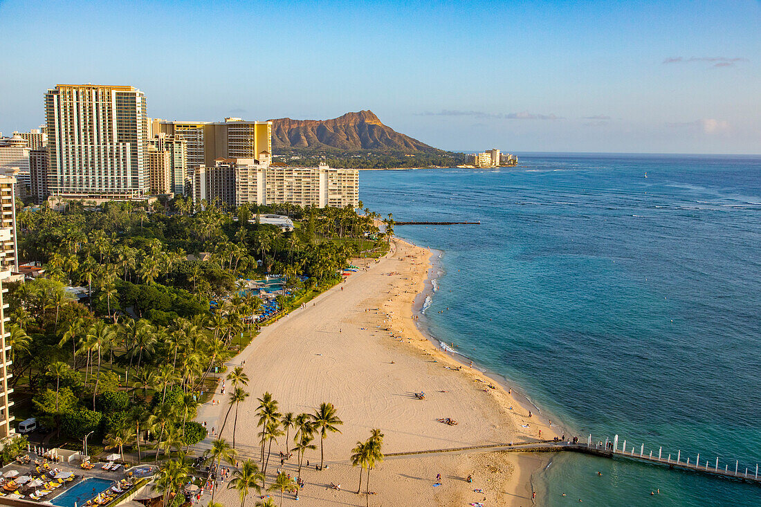 Waikiki Beach, Hilton Hawaiian Village, Honolulu, Oahu, Hawaii