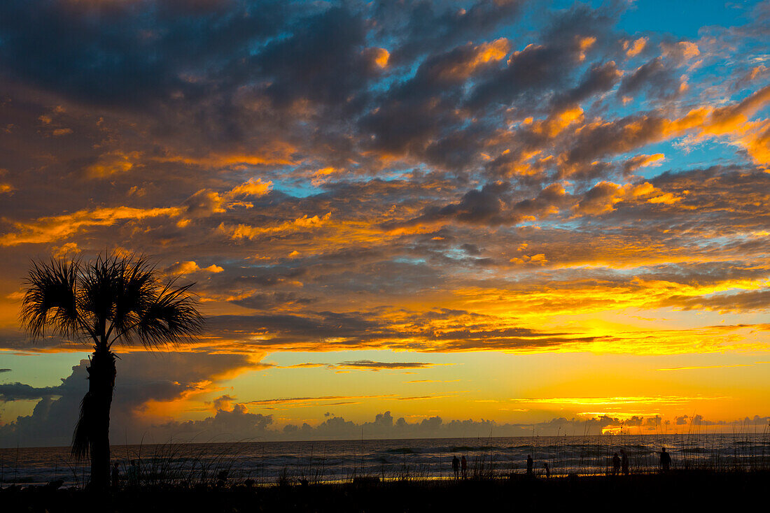 USA, Florida, Sarasota, Siesta Key. Meereslandschaft bei Sonnenuntergang