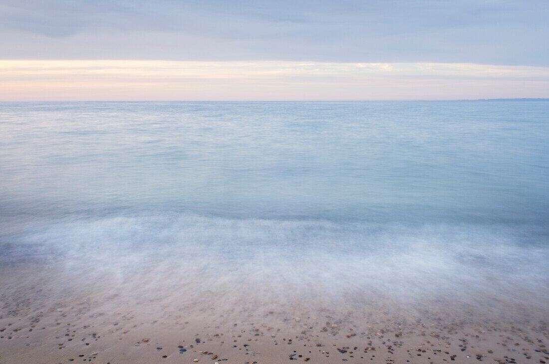 Lake Superior vom Strand von Whitefish Point aus gesehen, Obere Halbinsel, Michigan