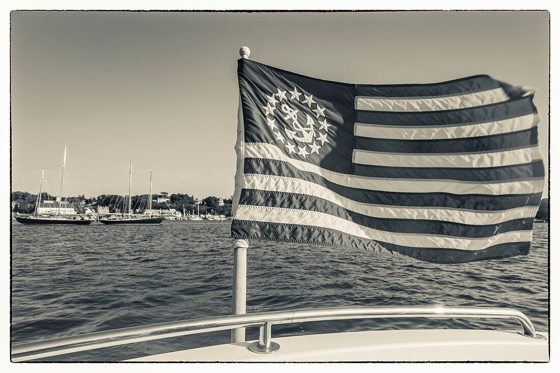 USA, Massachusetts, Cape Ann, Gloucester, Amerikas ältester Seehafen, Gloucester Schooner Festival, Schoner US-Flagge