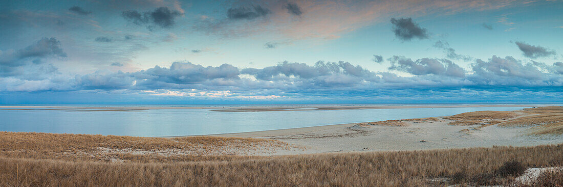 USA, New England, Massachusetts, Cape Cod, Chatham, Chatham Light Beach, dusk