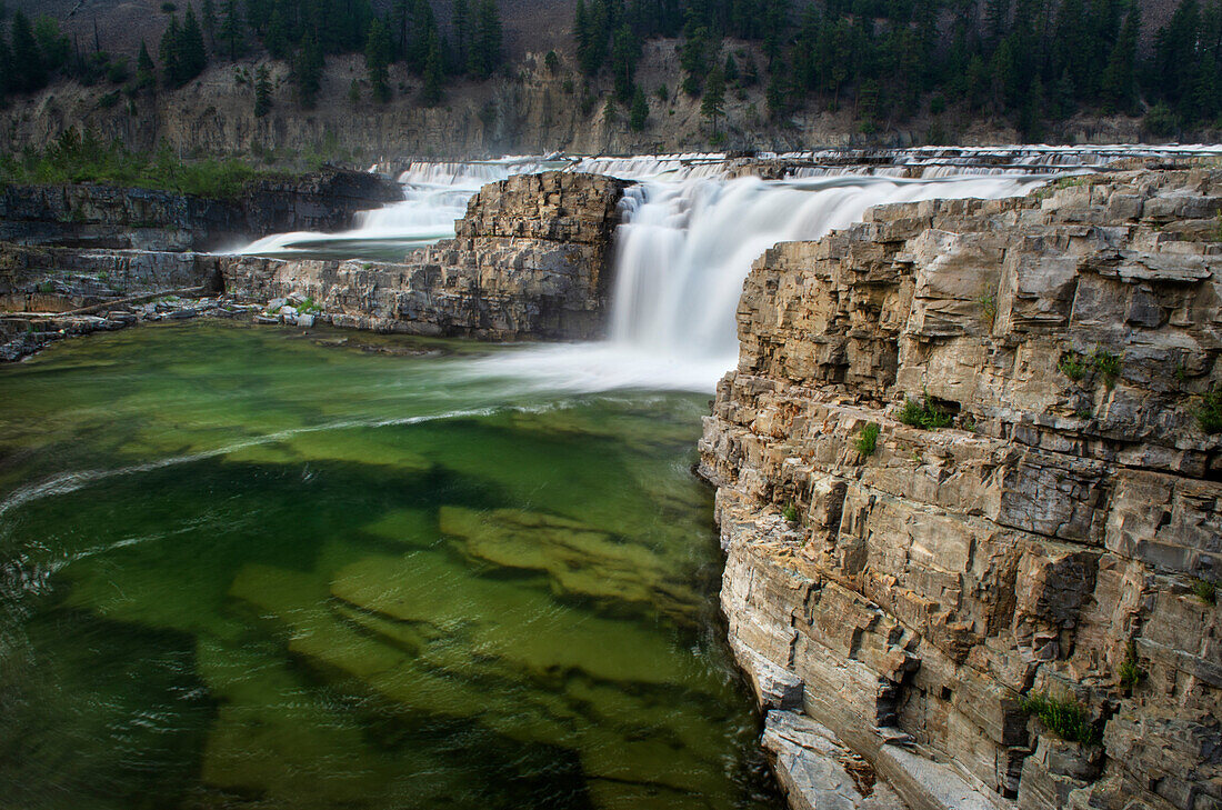 Kootenai Falls, Montana, eine Reihe von Kaskaden am Kootenai River.