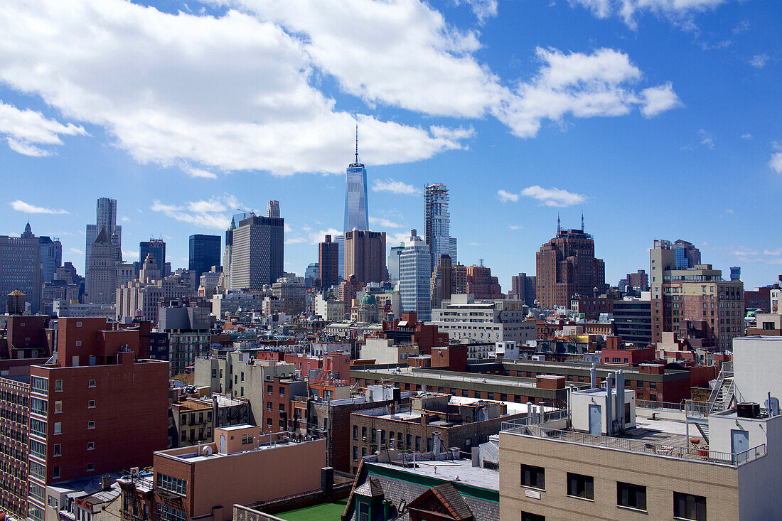 Usa, New York. Blick von der Terrasse des New Museum of Contemporary Art in Richtung Downtown, Freedom Tower, One WTC