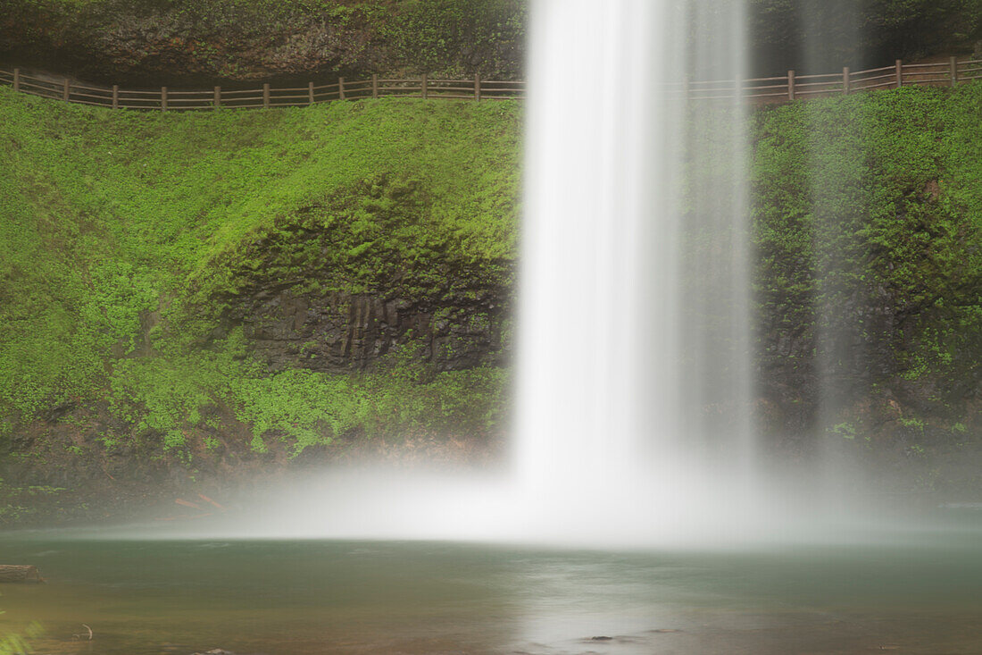 USA, Oregon, Silver Falls State Park. South Falls scenic