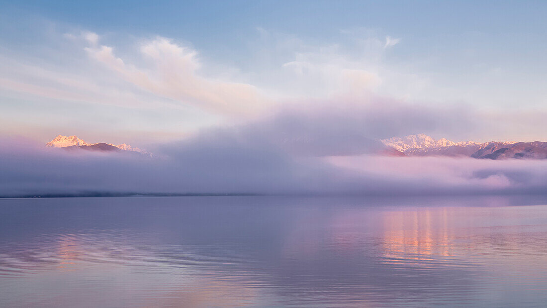 USA, Washington State, Seabeck. Foggy sunrise over Hood Canal