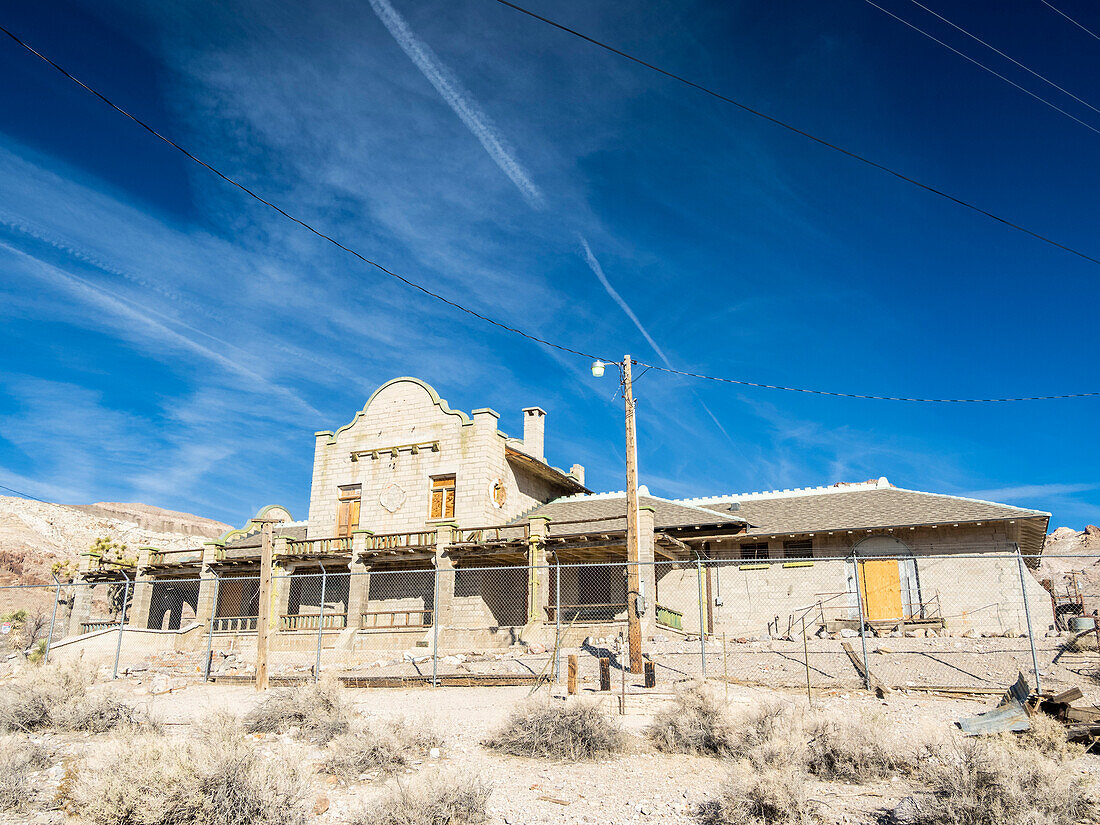Abandoned Train Depot in Rhyolite, eine Geisterstadt im Nye County, nahe dem Death Valley National Park, Nevada, Vereinigte Staaten von Amerika, Nordamerika