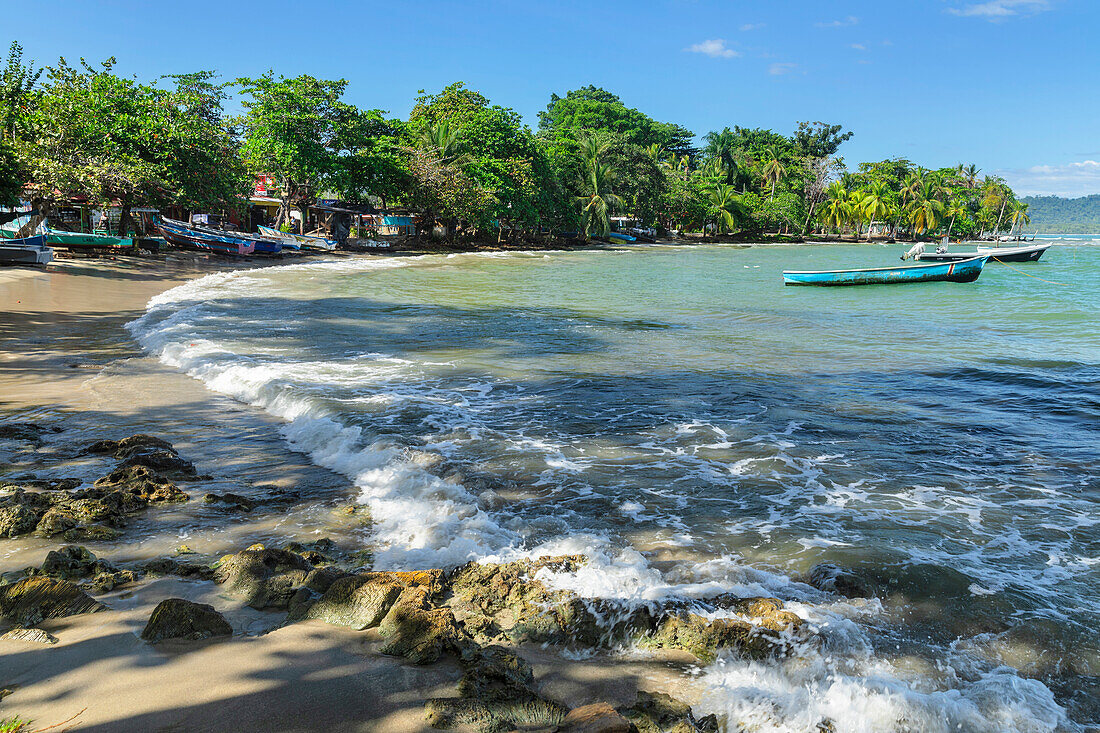 Fischerboote im Hafen von Puerto Viejo de Talamanca, Limon, Karibik, Costa Rica, Mittelamerika